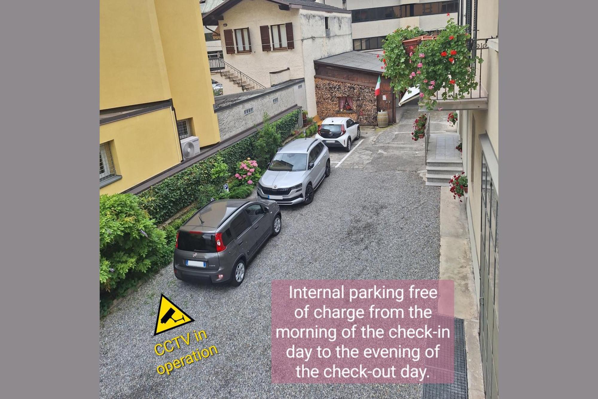 Le Rondini Hotel Tirano Exterior photo